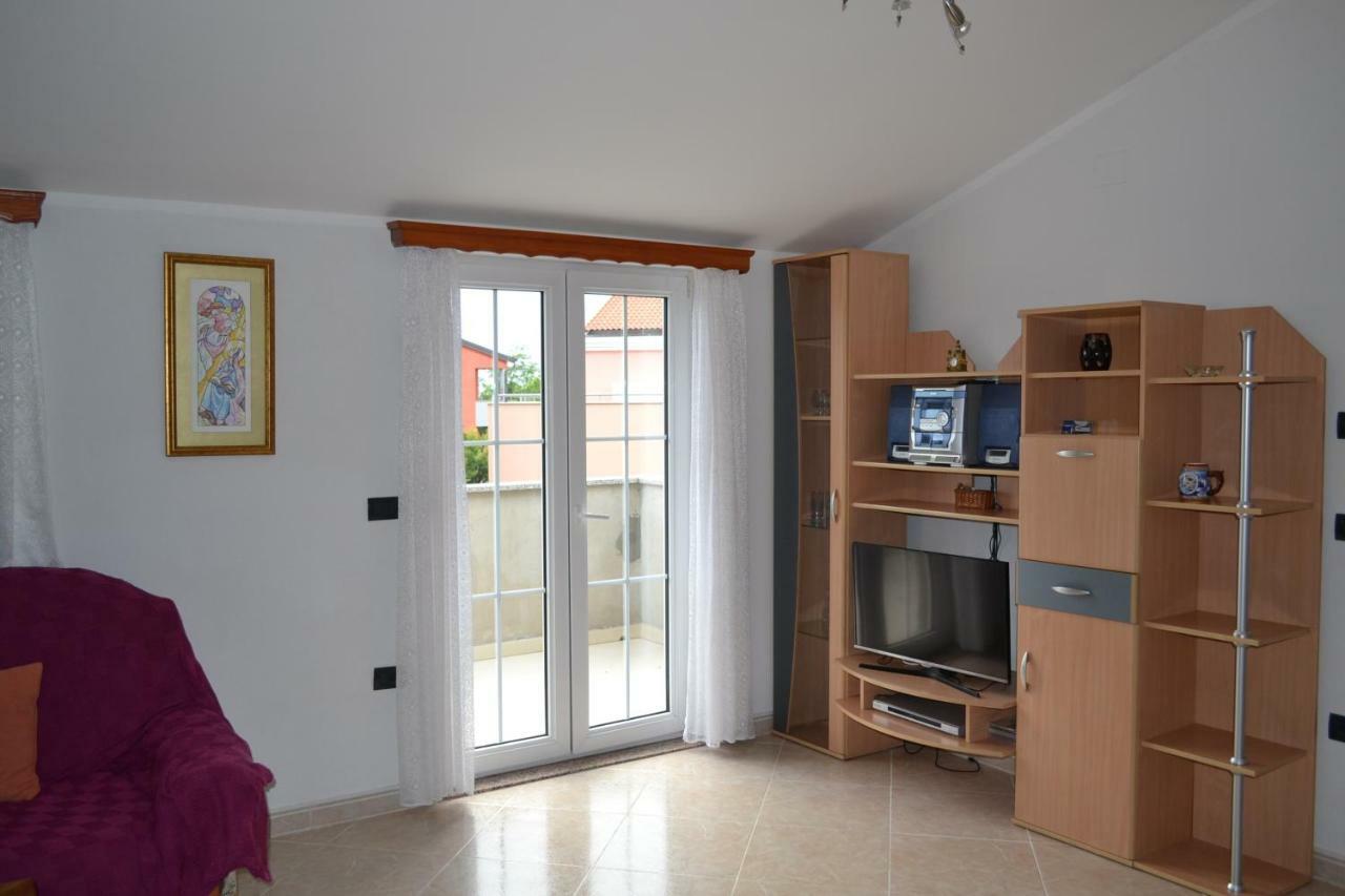 Apartman Ika Umag Exterior foto